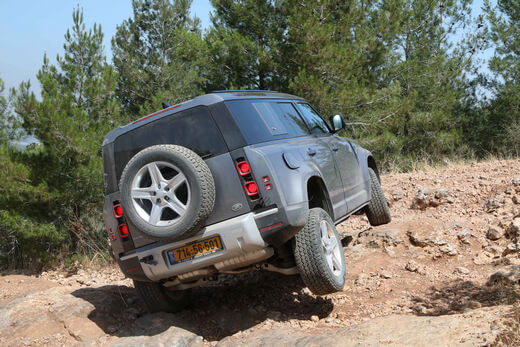 לנדרובר דיפנדר לנדרובר דיפנדר